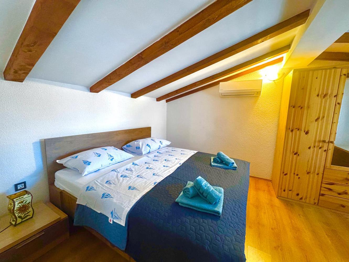 Apartments Ares Rovinj Bagian luar foto