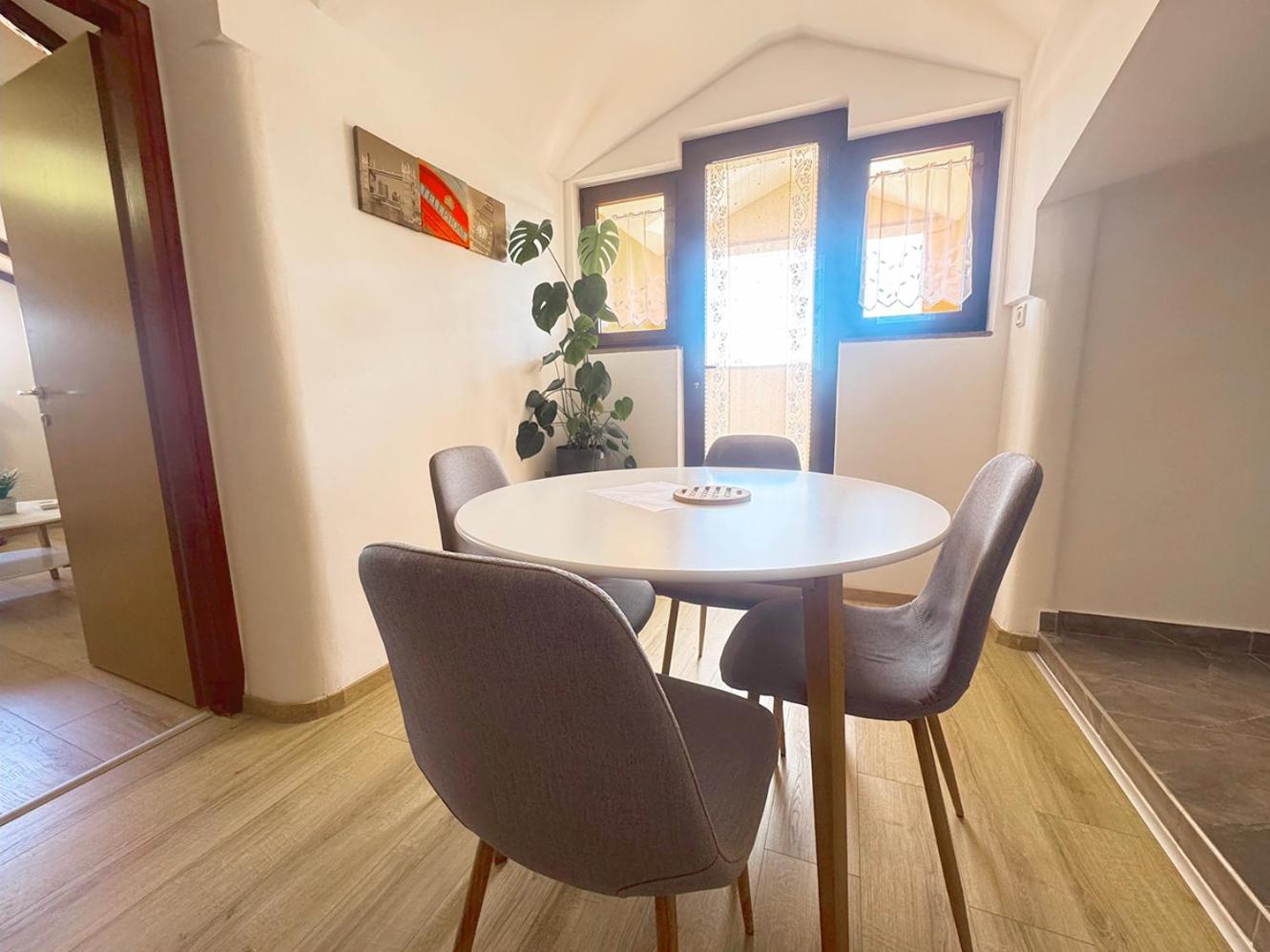 Apartments Ares Rovinj Bagian luar foto